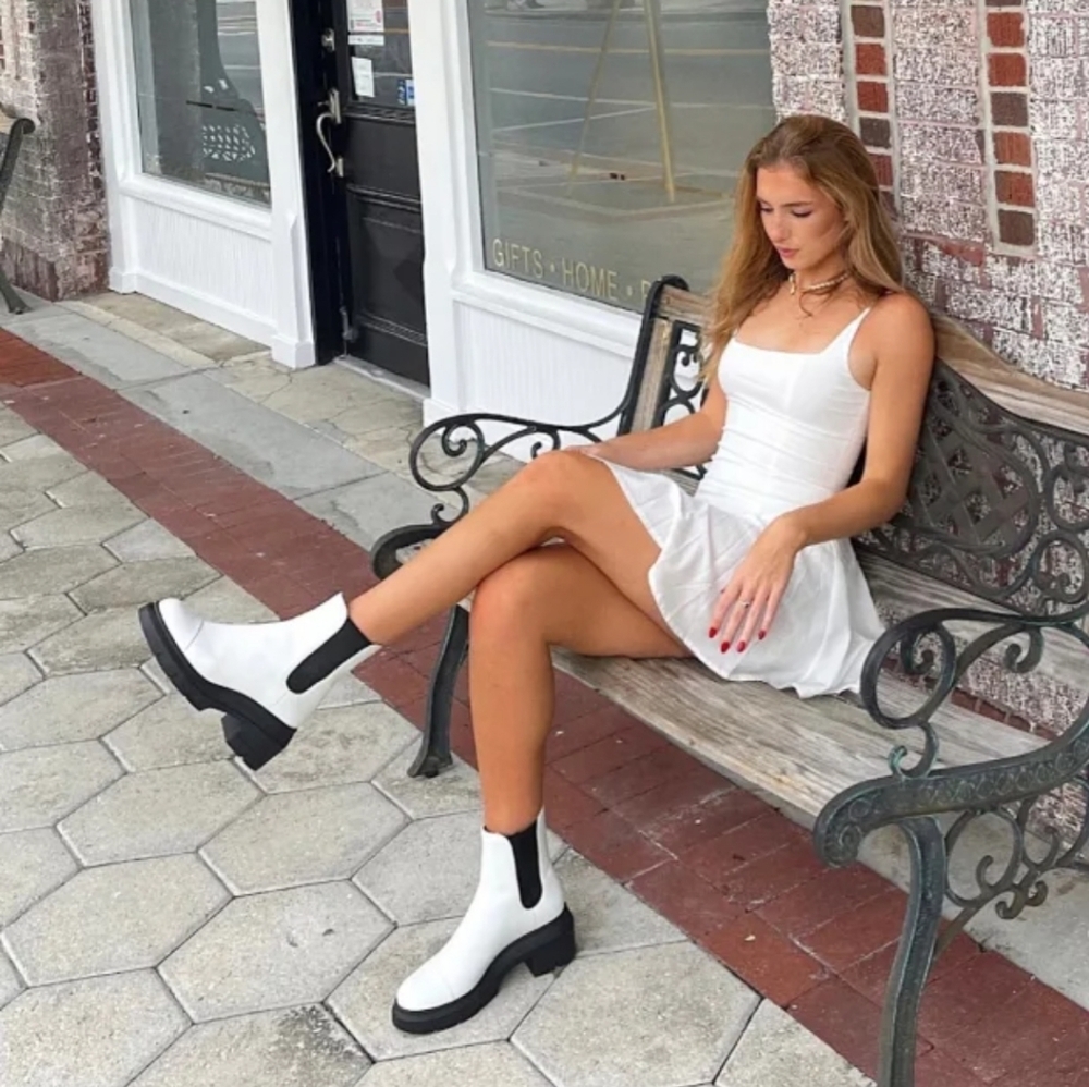 Stuart Weitzman Noxon White Leather Lug Sole Chelsea Boots Chunky Platform